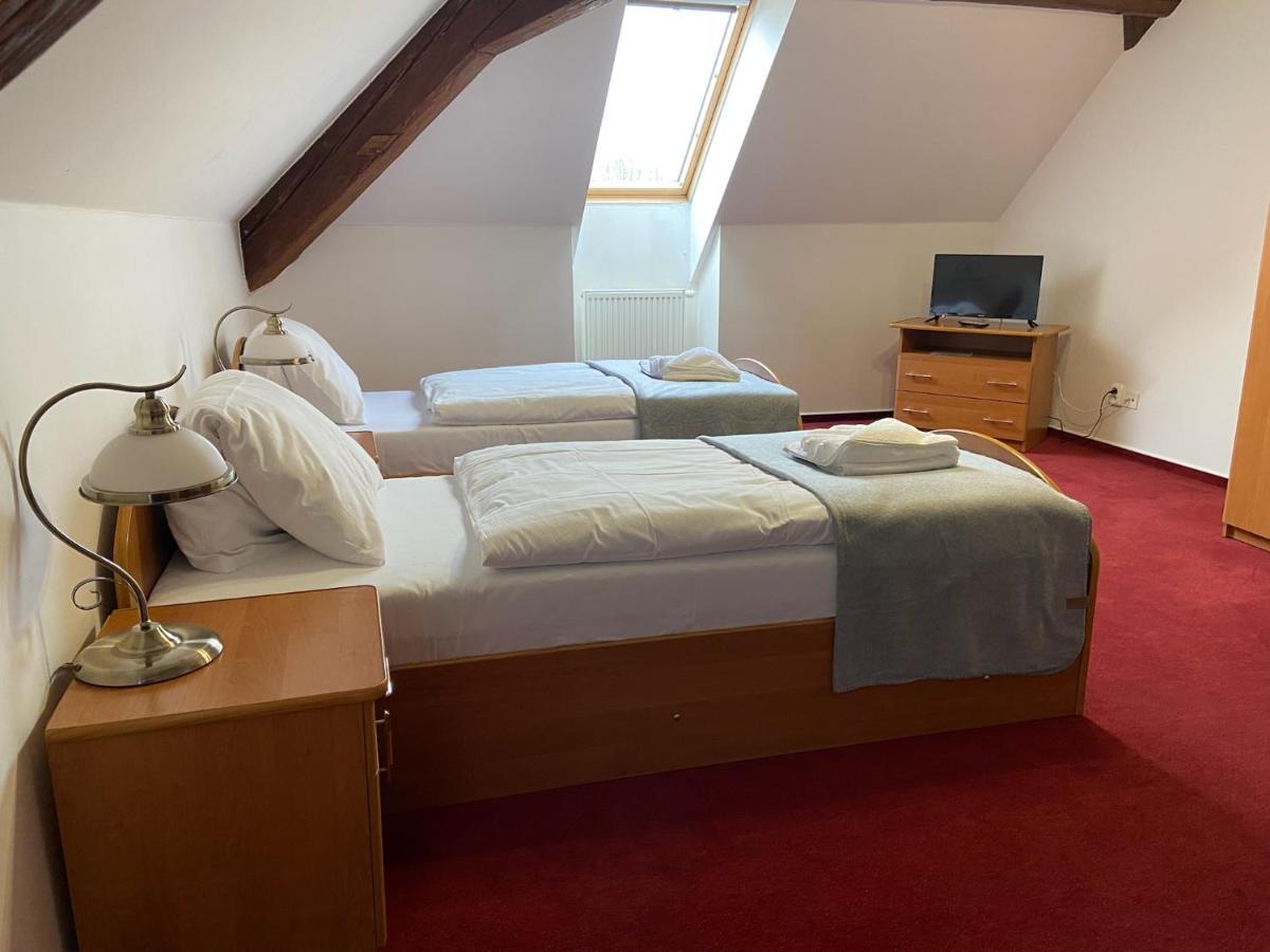 Hotel Zamecek Raspenava Luaran gambar