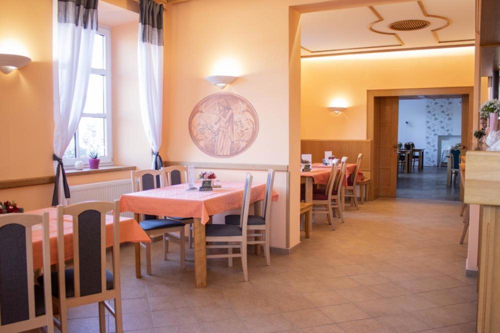 Hotel Zamecek Raspenava Luaran gambar