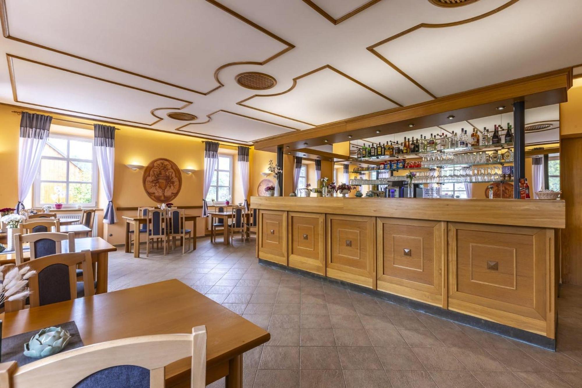Hotel Zamecek Raspenava Luaran gambar