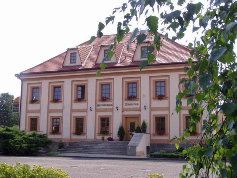 Hotel Zamecek Raspenava Luaran gambar